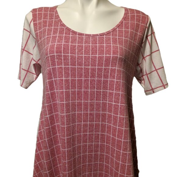 ❤️ 4/$20 New LuLaRoe Perfect T top Women's Small Side slits Pink white squares - Picture 3 of 16